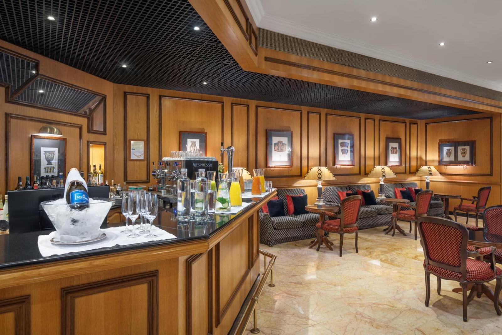 Dom Pedro Lisboa Hotell Eksteriør bilde The lounge at the airport
